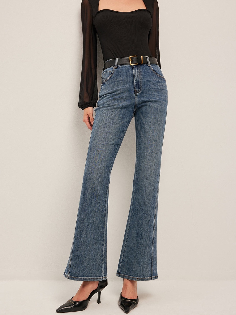 Commence Flared Mid-Waisted Jeans size small NWT